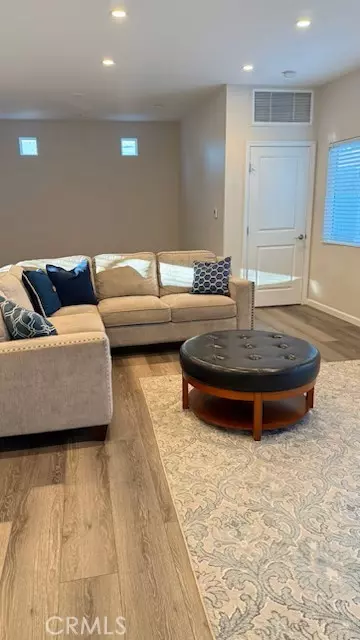 21336 Providencia, Woodland Hills, CA 91367