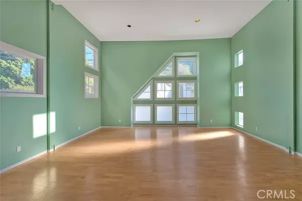 Hollywood, CA 90068,6423 Deep Dell