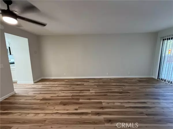 Agoura Hills, CA 91301,5250 colodny DR 21