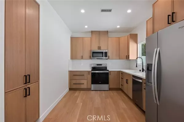 Canoga Park, CA 91303,21826 Cohasset