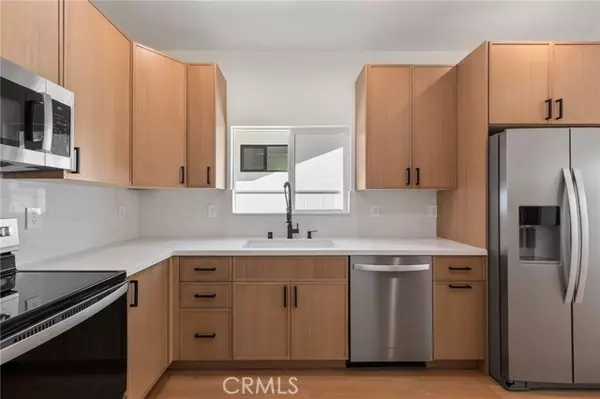 Canoga Park, CA 91303,21826 Cohasset