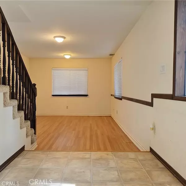 Running Springs, CA 92382,31120 Mountain Oak