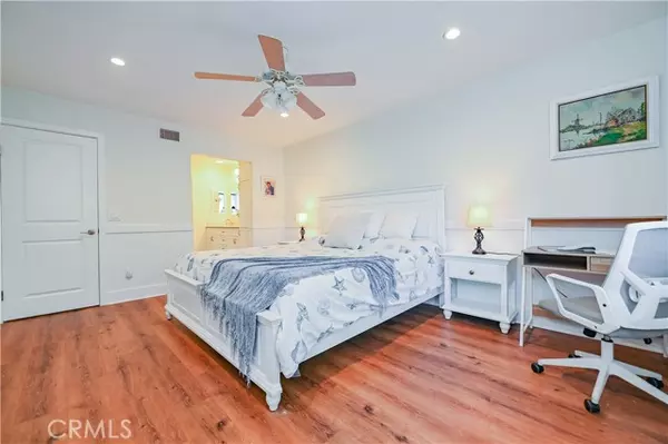 Irvine, CA 92612,15 Camphor