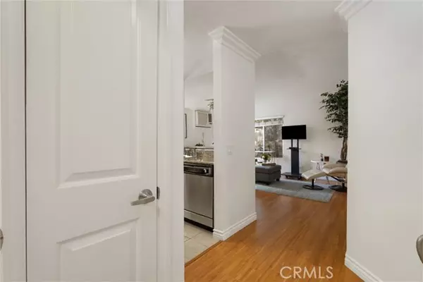 Burbank, CA 91505,355 N Maple ST 243