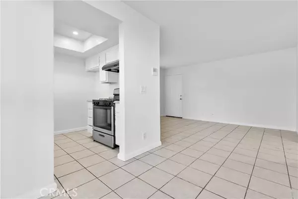 Van Nuys, CA 91401,5915 Woodman AVE 103