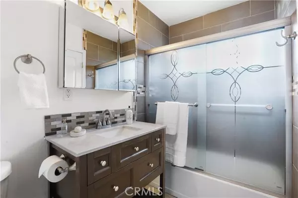 Tarzana, CA 91356,5341 Garden Grove AVE