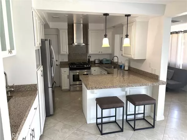 Palm Springs, CA 92262,2290 N Victoria