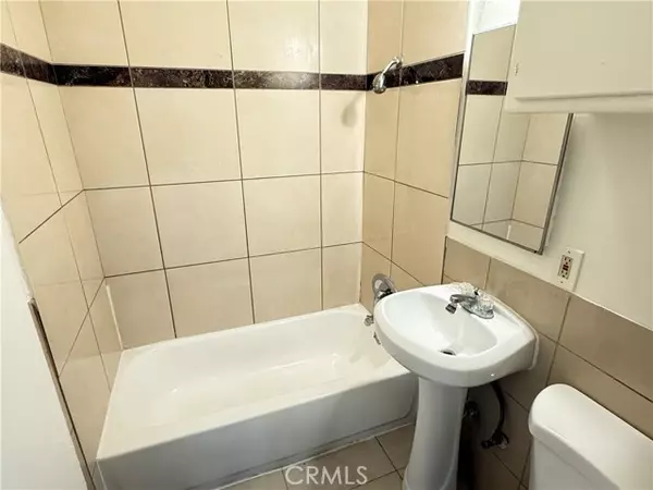 Anaheim, CA 92801,1168 N Mayfair AVE 3