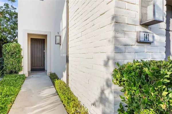 Irvine, CA 92602,141 Donati