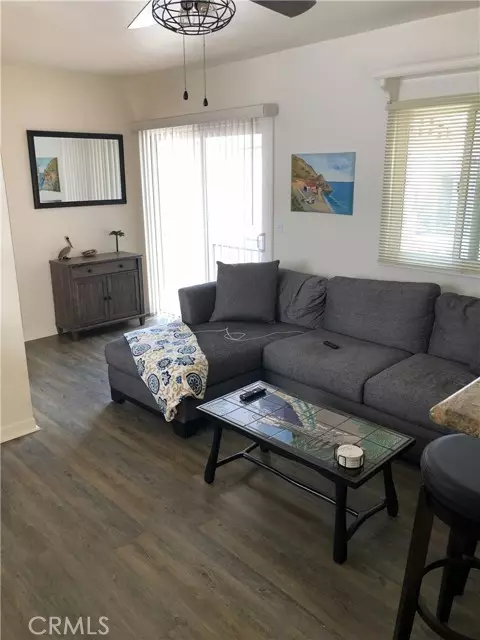 Avalon, CA 90704,318 Metropole