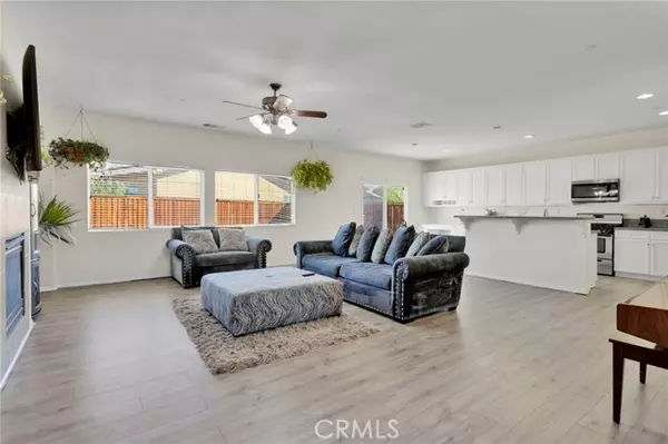 Adelanto, CA 92301,14245 Purple CYN