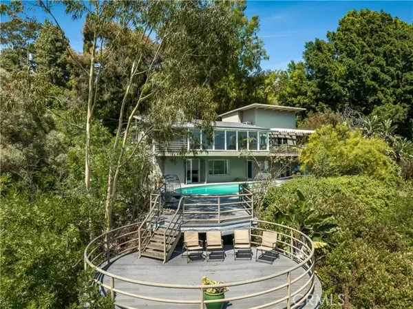 Beverly Hills, CA 90210,2870 Benedict CYN