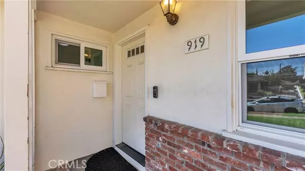 Burbank, CA 91504,919 E Delaware RD