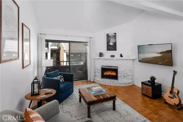 7135 Firmament 25, Van Nuys, CA 91406