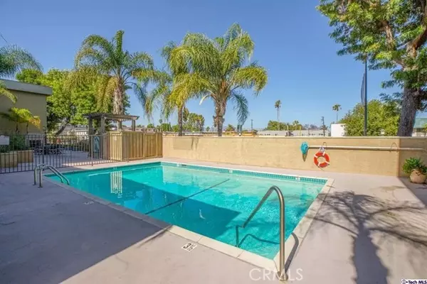 Sherman Oaks, CA 91423,5009 Woodman AVE 210