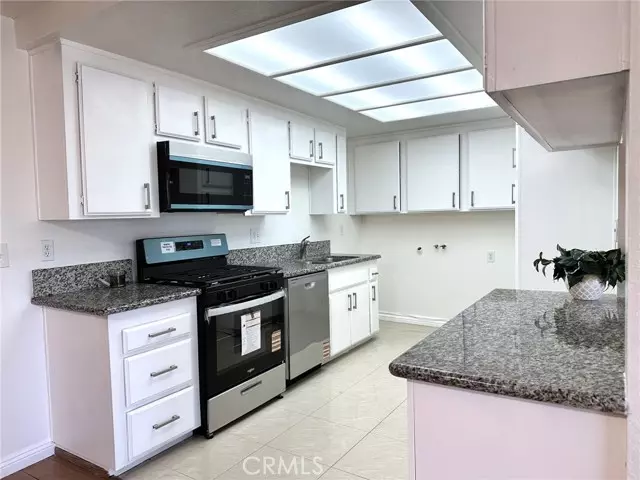 Fontana, CA 92335,16970 Marygold AVE 30