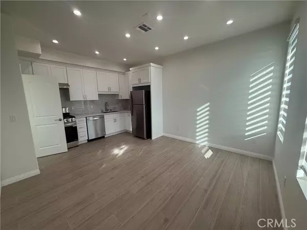 Van Nuys, CA 91405,13939 LEADWELL ST