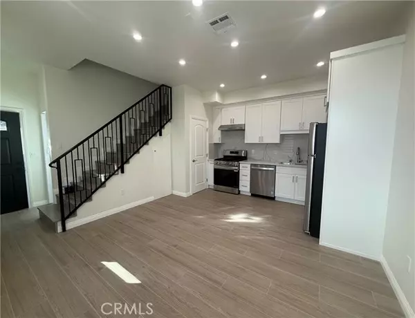 Van Nuys, CA 91405,13939 LEADWELL ST