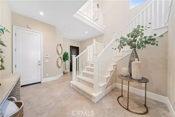 Irvine, CA 92602,100 Viano