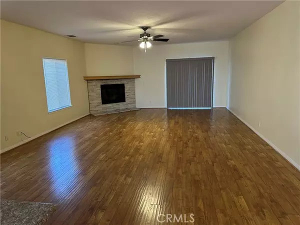 Helendale, CA 92342,26977 Silver LKS