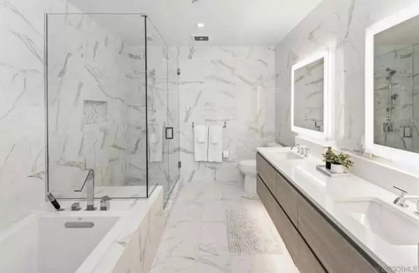 San Diego, CA 92103,2604 Fifth Ave. 701