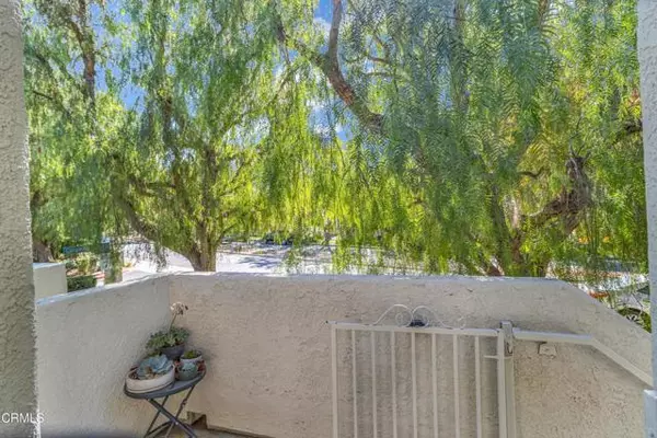 Newhall, CA 91321,21334 Nandina LN 204