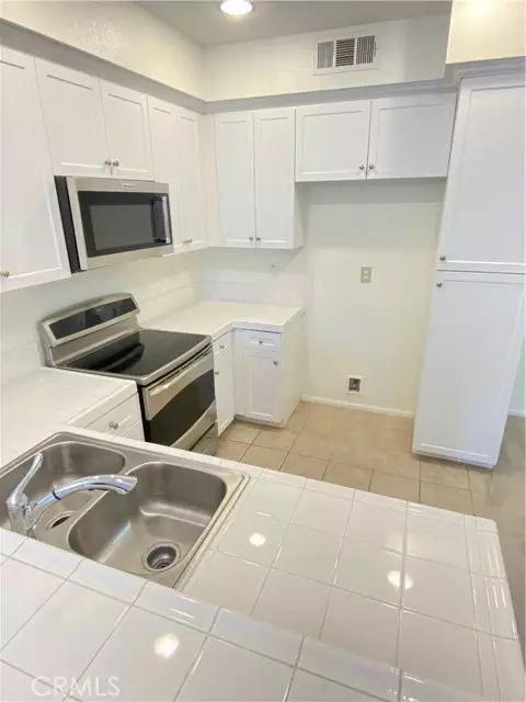 Brea, CA 92821,503 S Brea BLD 18