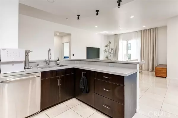 Irvine, CA 92612,21 Gramercy 306