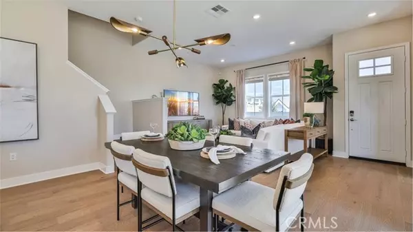 Valencia, CA 91381,27445 Shining Willow LN