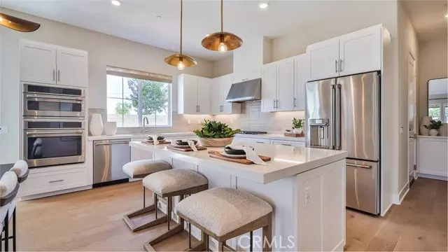 Valencia, CA 91381,27445 Shining Willow LN