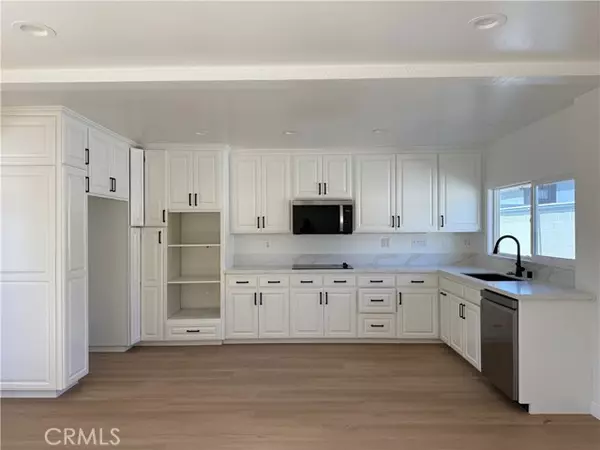 Huntington Beach, CA 92647,6441 Saint Paul Cir A