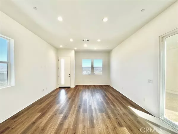 Valencia, CA 91381,27391 Power Ridge CT