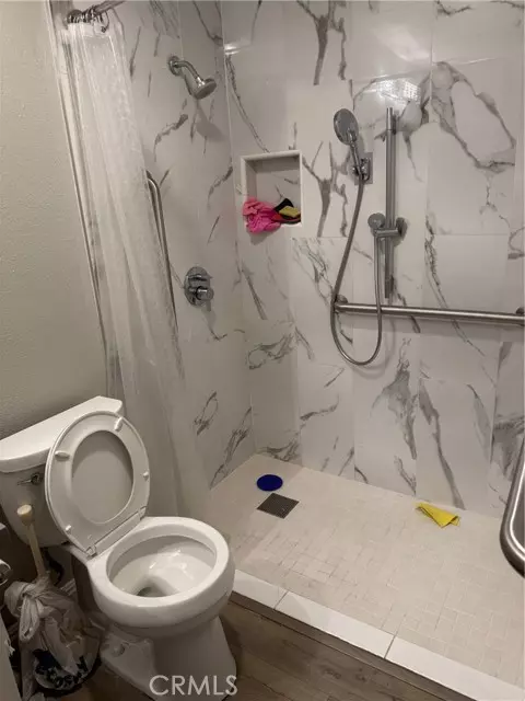 Los Angeles, CA 90042,4239 Via Arbolada 101