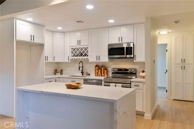 9516 Yucca ST, Apple Valley, CA 92308