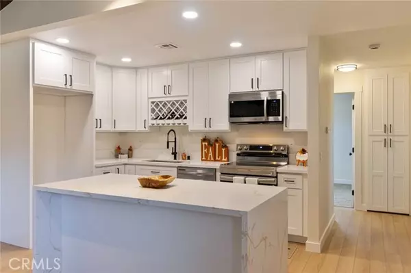 9516 Yucca ST, Apple Valley, CA 92308