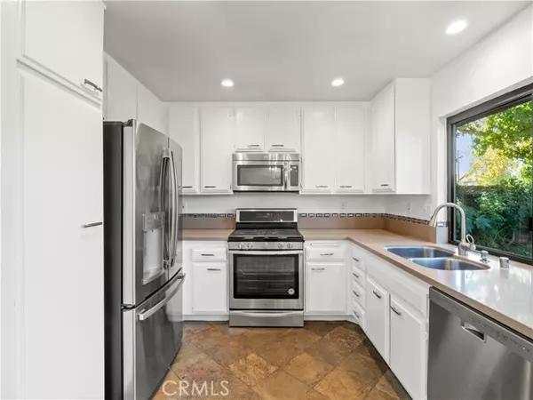 Valencia, CA 91355,23379 Calle Arino