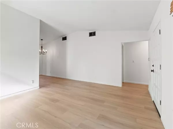 Valencia, CA 91355,23379 Calle Arino