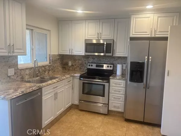 Agoura Hills, CA 91301,30553 Canwood