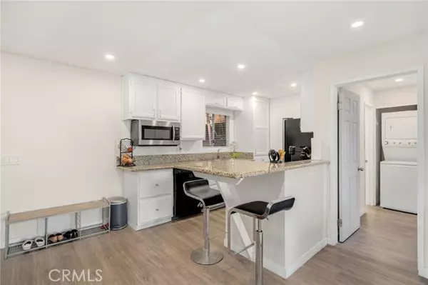 Long Beach, CA 90804,2507 E 15th 213