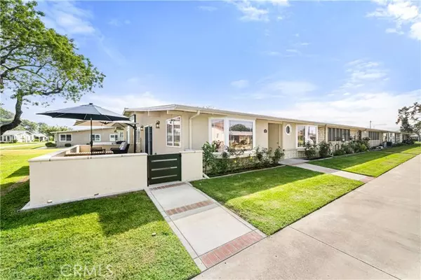 1560 Interlachen Road M12-66L, Seal Beach, CA 90740