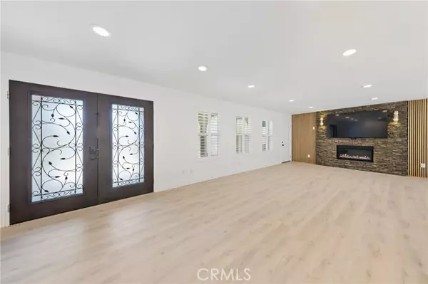 Anaheim, CA 92801,1459 W James WAY