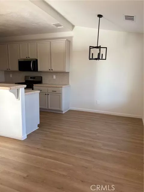 Victorville, CA 92395,13063 Canyon Oak CT