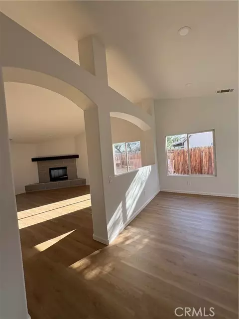 Victorville, CA 92395,13063 Canyon Oak CT