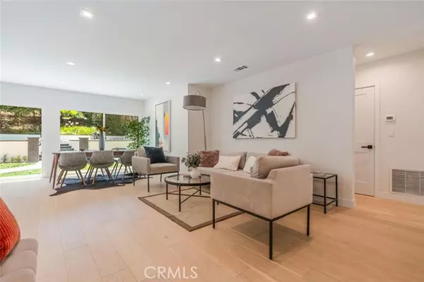 Woodland Hills, CA 91364,22218 San Miguel ST