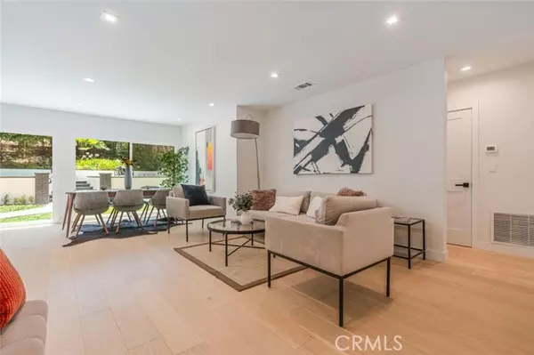 Woodland Hills, CA 91364,22218 San Miguel ST