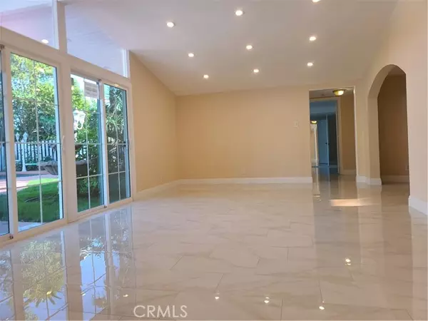 Winnetka, CA 91306,6744 Cozycroft