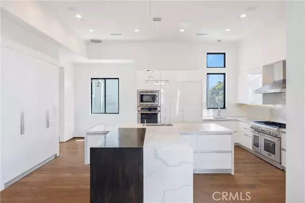 Redondo Beach, CA 90277,332 Avenue E