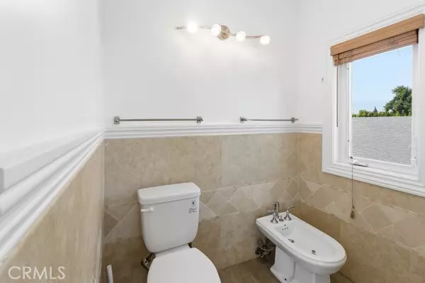 Encino, CA 91316,5048 Hesperia AVE