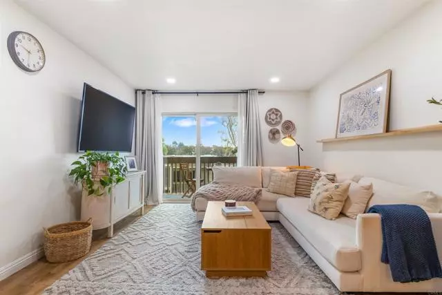 432 Edgehill LN 74, Oceanside, CA 92054