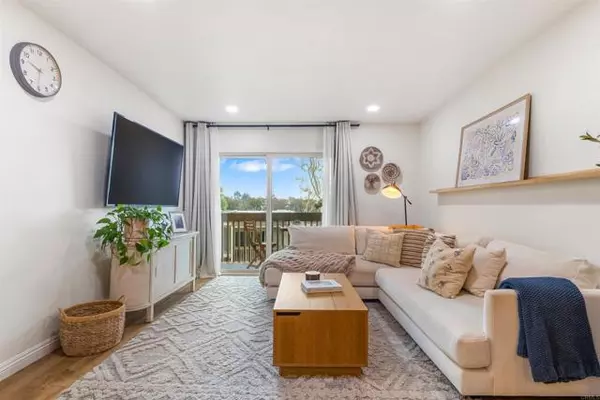 432 Edgehill LN 74, Oceanside, CA 92054